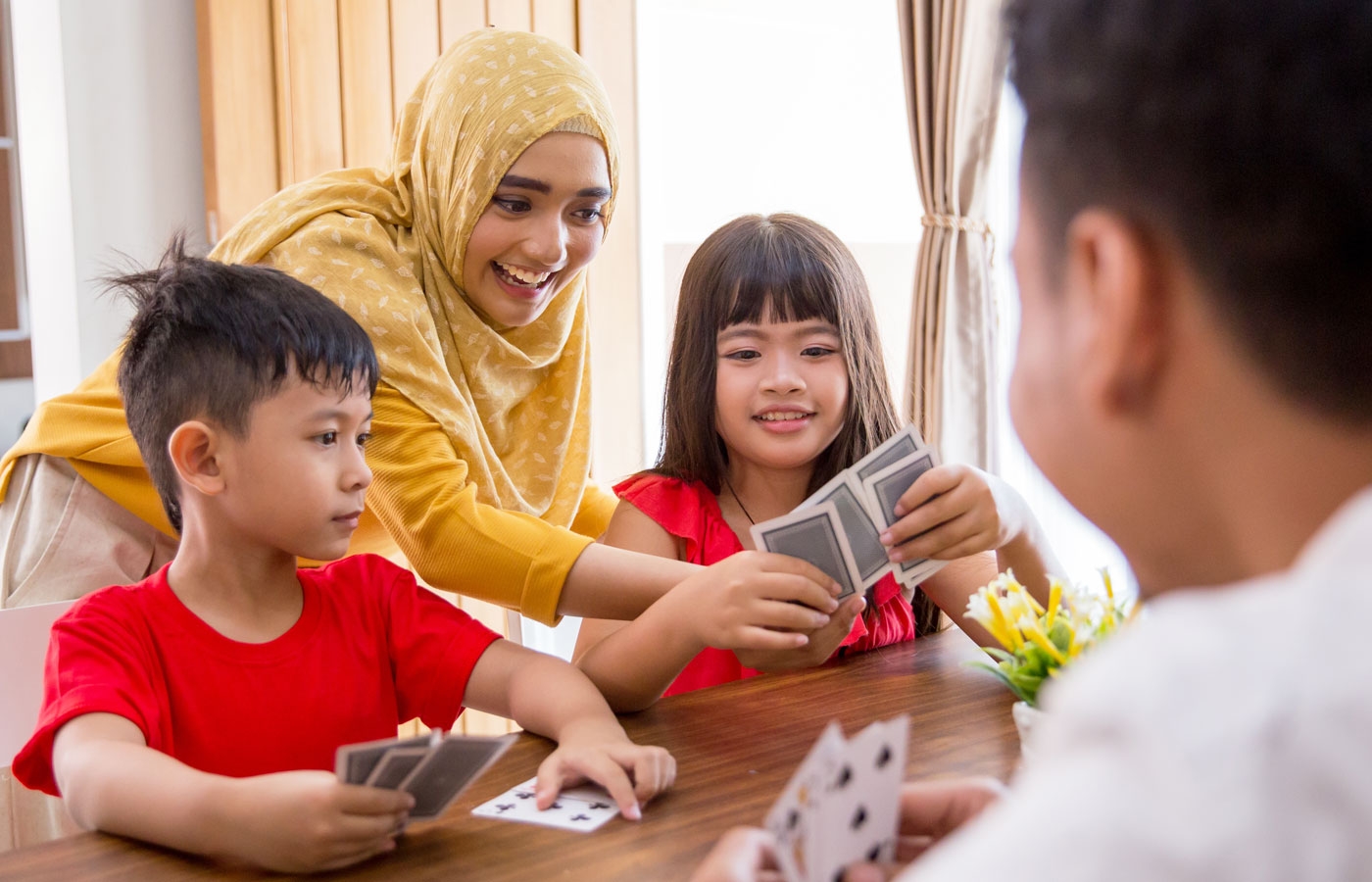 10 Fun Easy Card Games To Develop Communication And Social Skills From Home Novita 10 Fun Easy Card Games To Develop Communication And Social Skills From Home Novita