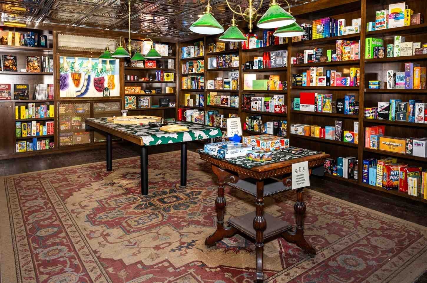 Board Game Bar Restaurant In Chicago Snakes Lattes