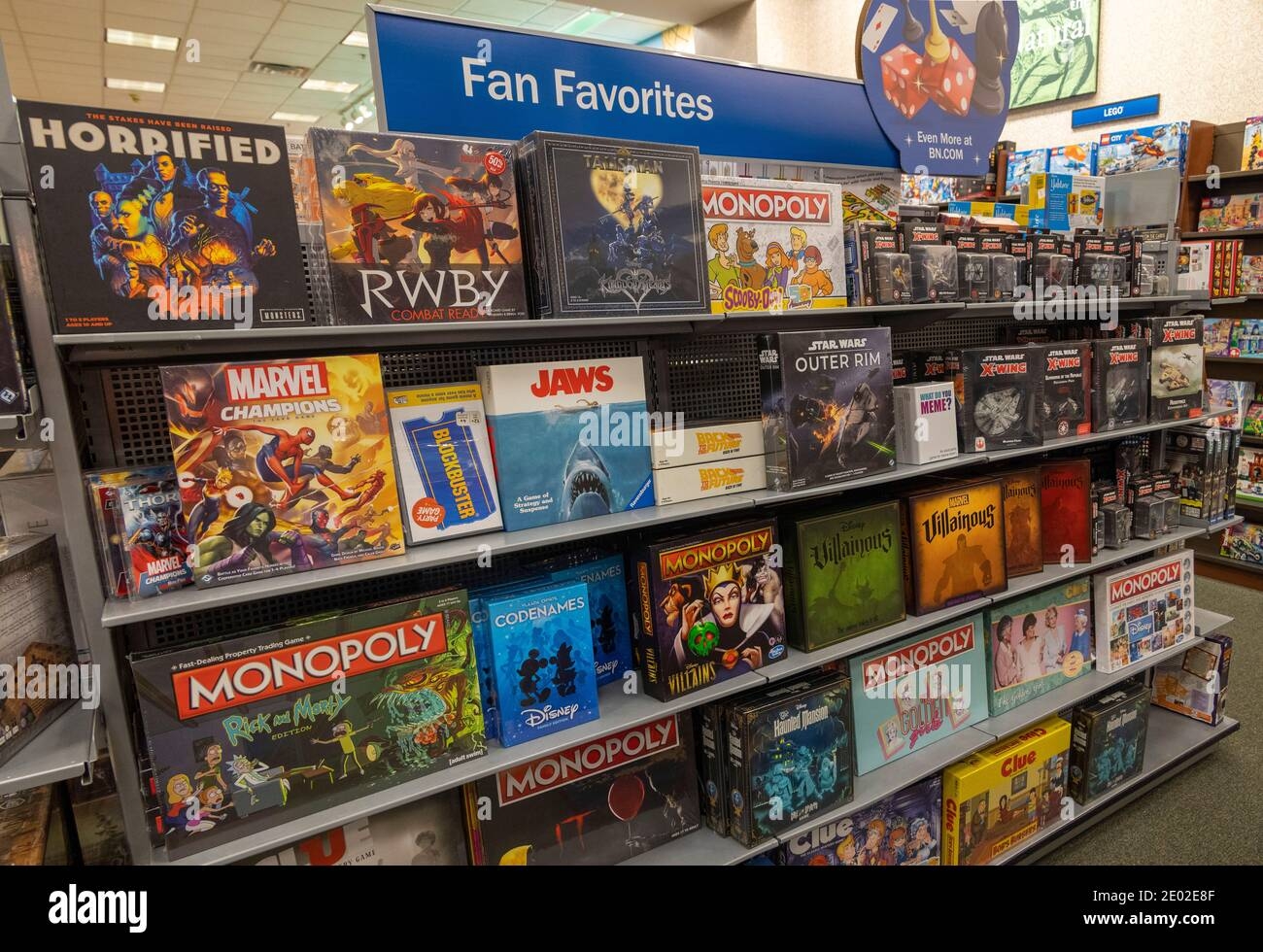Fan Favorites Games On Shelves Barnes And Noble USA Stock Photo Alamy