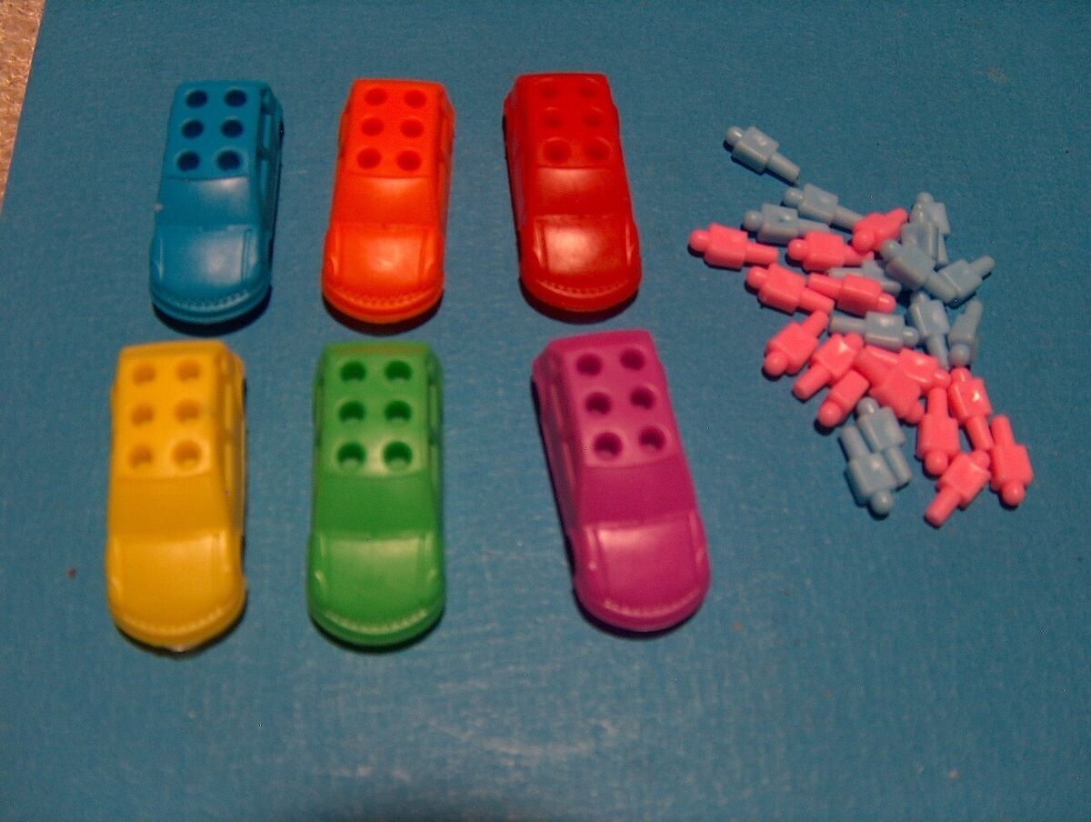 The Game Of Life Replacement Pieces 6 Cars 24 People Pegs 12 Blue 12 Pink RMV EBay