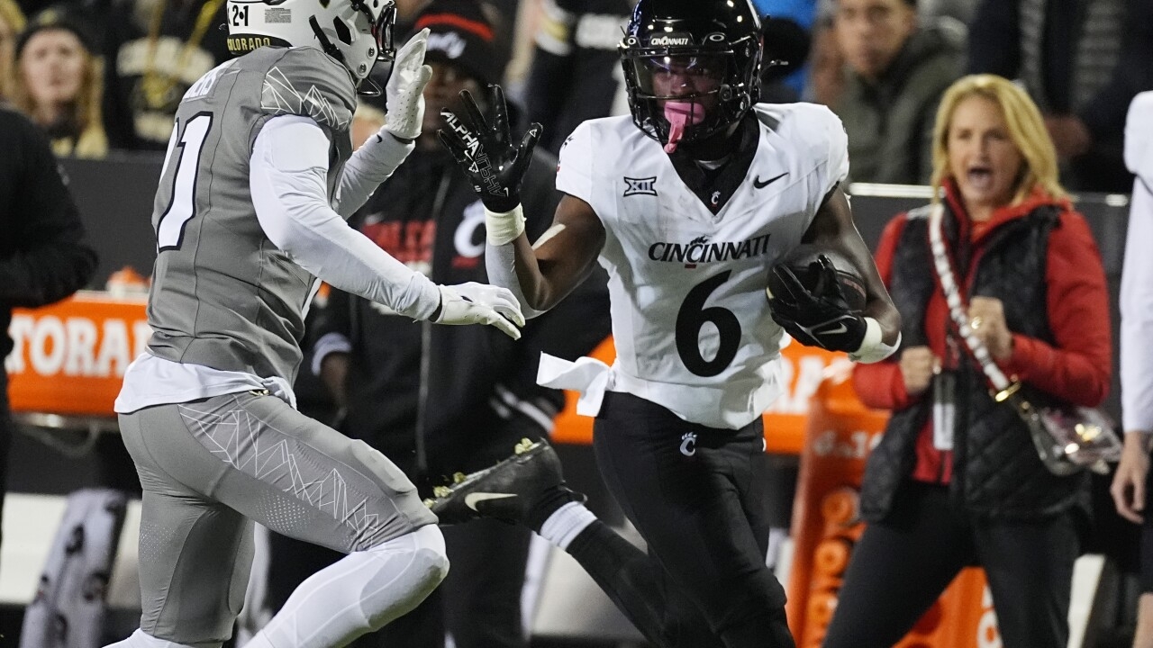 Colorado Buffaloes Beat Cincinnati Bearcats 34 23 To Become Bowl Eligible