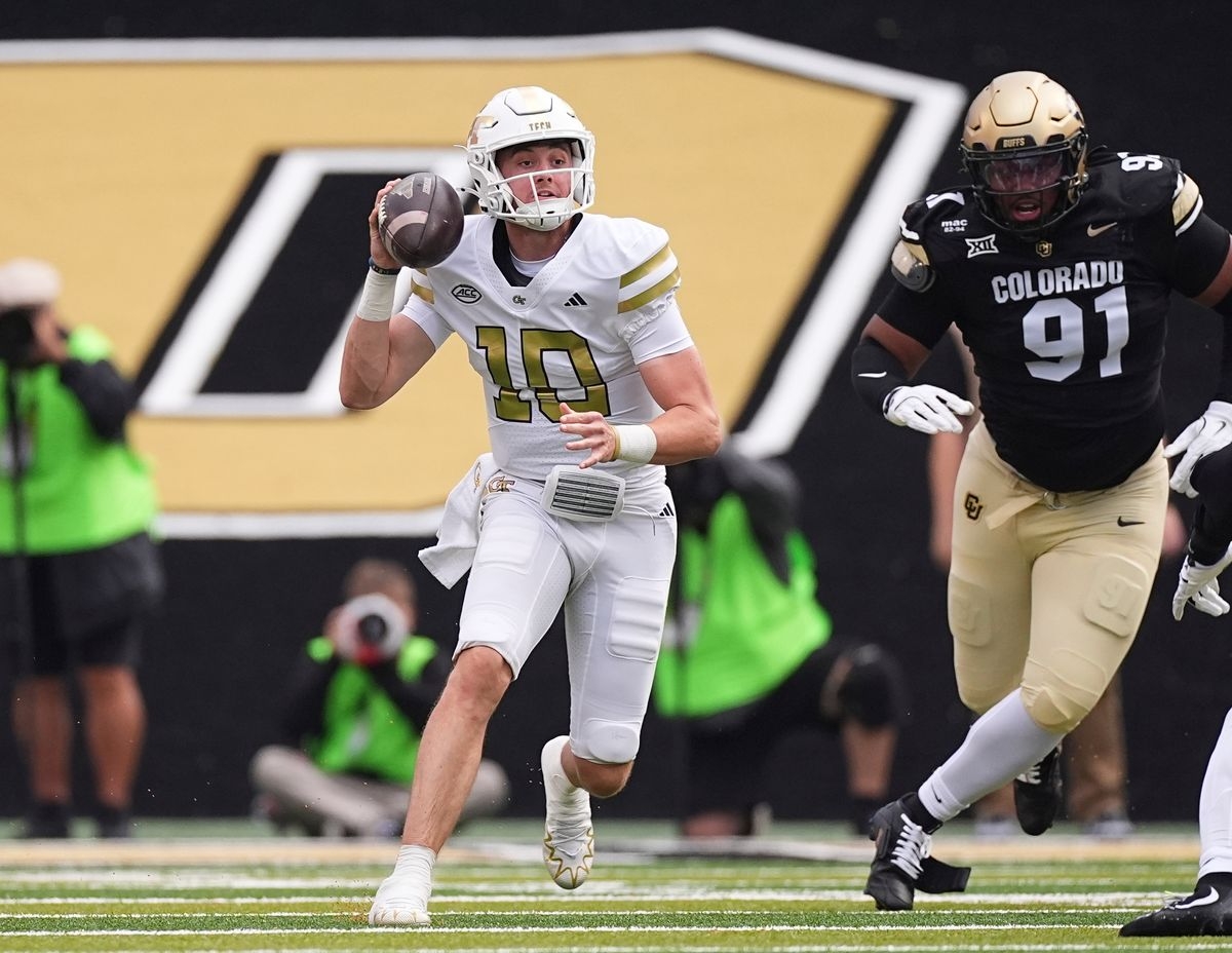 King Scampers For 45 yard TD With 1 07 Left Ga Tech Overcomes Early Miscues To Beat Colorado 27 20 MyMotherLode