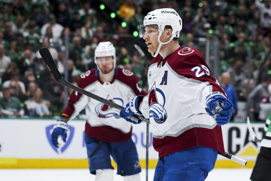 Nathan MacKinnon Scores 2 Assists On Another As Avalanche Open NHL Playoffs With 5 1 Win Over Stars News Sports Jobs The Mining Gazette